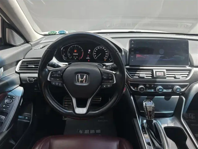 Honda Accord — Фото автомобиля 8