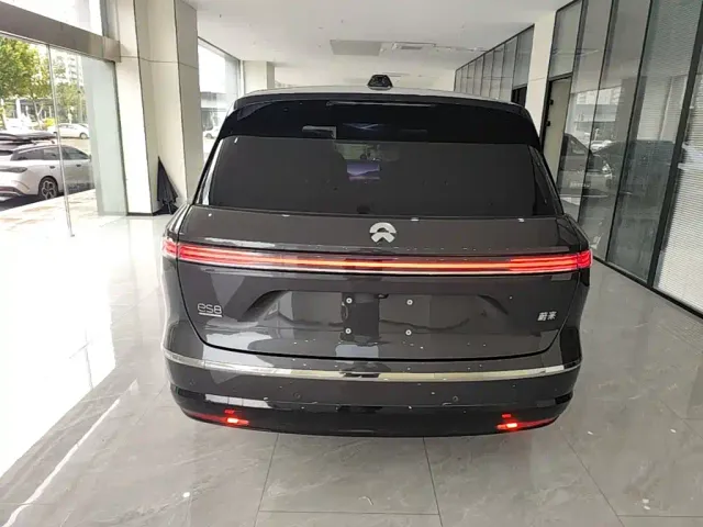 Nio ES8 — Фото автомобиля 5
