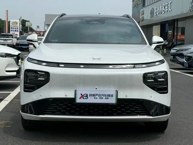 Xpeng G9 — Фото автомобиля 2