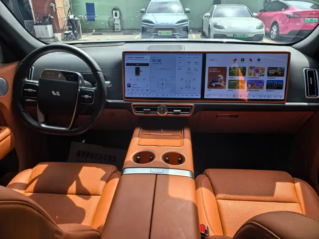 Li Auto L7 — Фото автомобиля 11