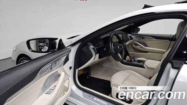 BMW 8 Series G15 — Фото автомобиля 15
