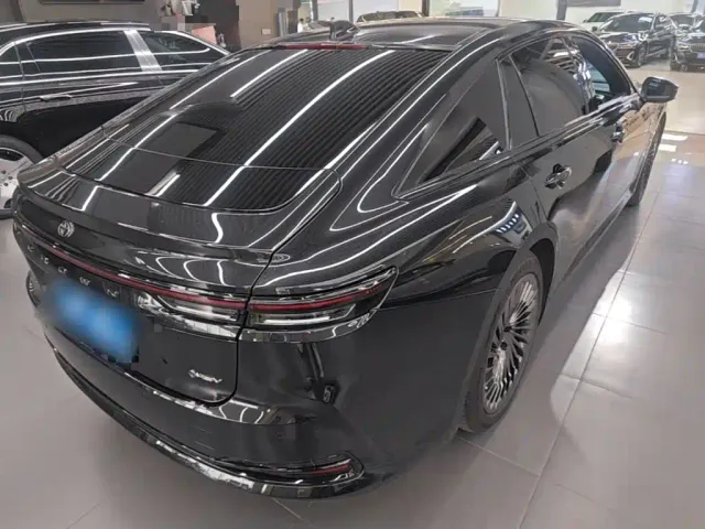 Toyota Crown — Фото автомобиля 6