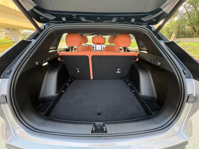 Geely Boyue — Фото автомобиля 21