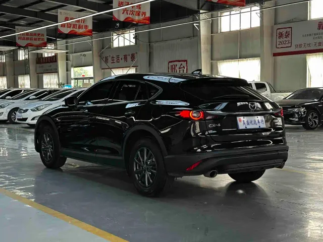 Mazda CX-4 — Фото автомобиля 5