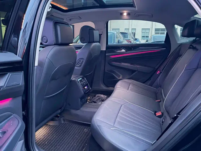 Volkswagen Passat — Фото автомобиля 5