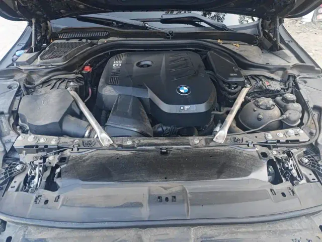 BMW 5 Series — Фото автомобиля 10
