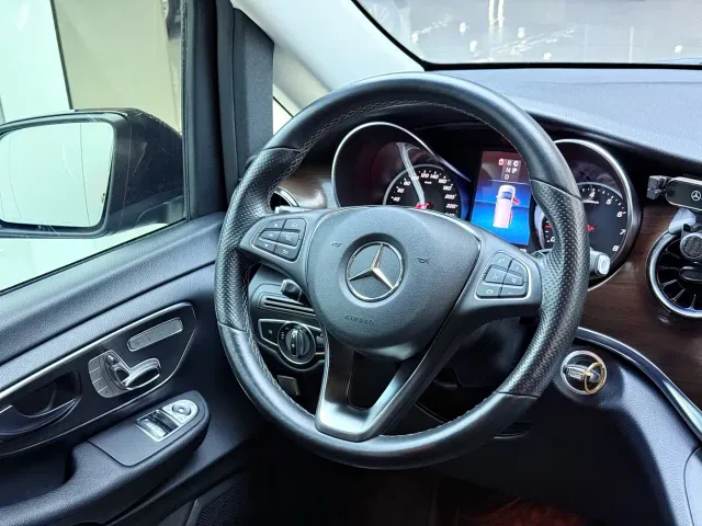 Mercedes-Benz V-Class — Фото автомобиля 7