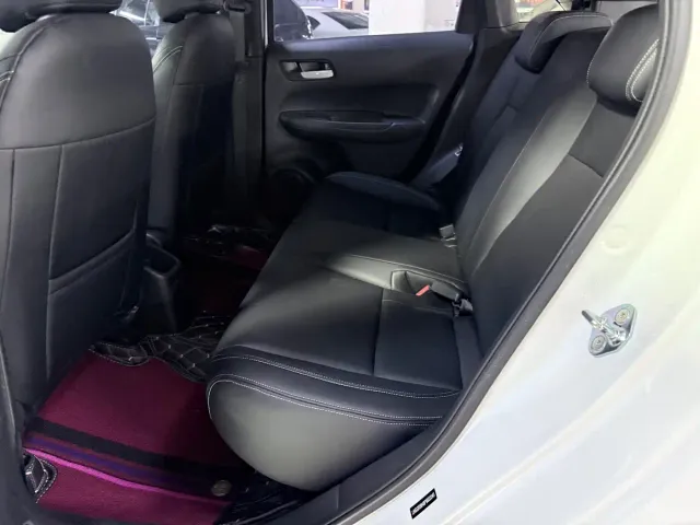 Honda Fit — Фото автомобиля 10