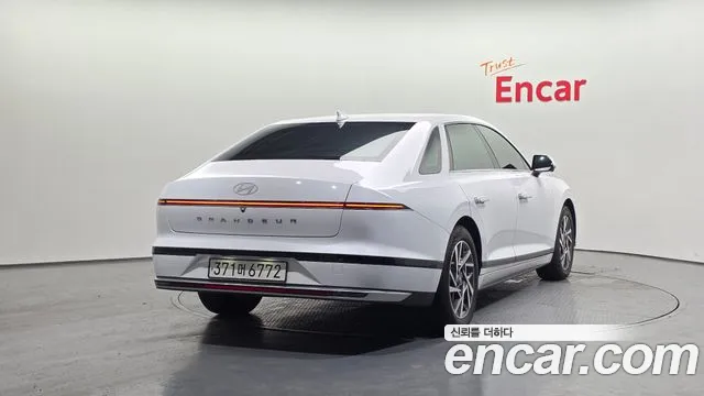 Hyundai Grandeur Grandeur (GN7) — Фото автомобиля 2