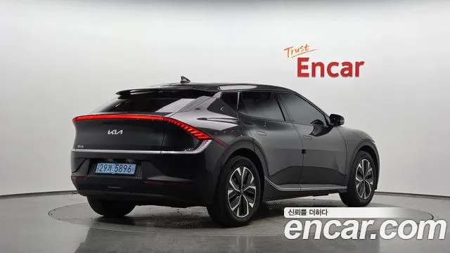 Kia EV6 — Фото автомобиля 2