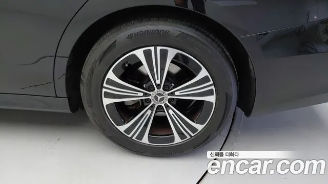 Mercedes-Benz E-Class — Фото автомобиля 15