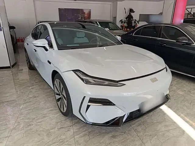 Geely Galaxy E8 — Фото автомобиля 3