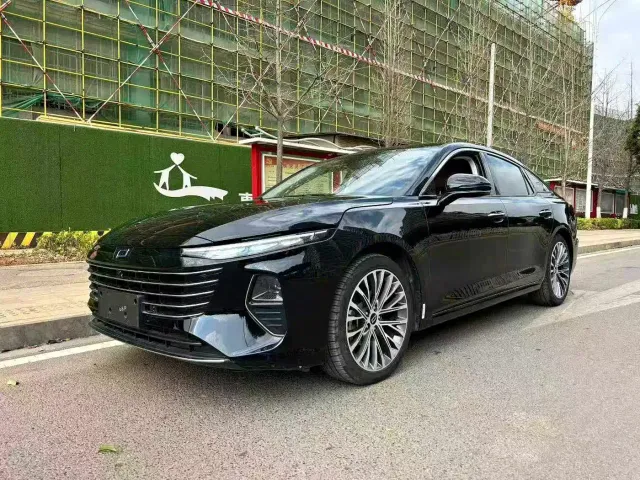 Фотография автомобиля — Bestune B70