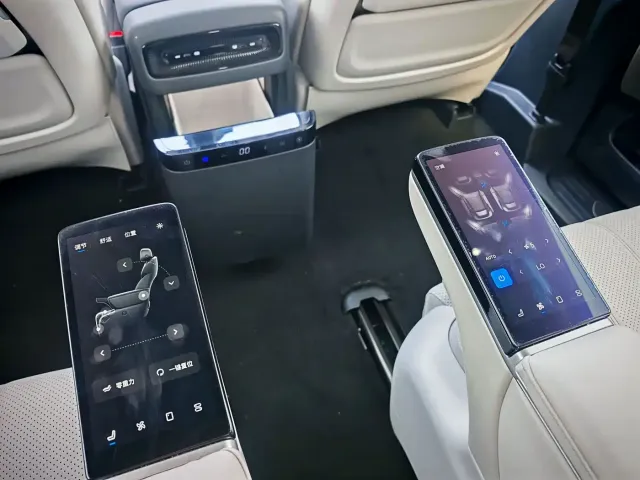 Voyah Auto Voyah Dreamer 2025 PHEV AWD Flagship Kunpeng Edition — Фото автомобиля 20