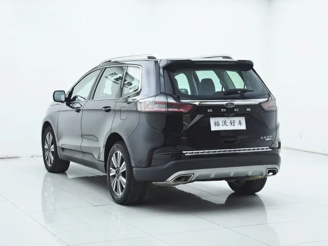 Ford Edge — Фото автомобиля 4