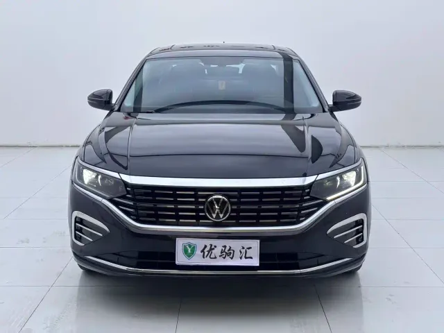 Volkswagen Passat — Фото автомобиля 3