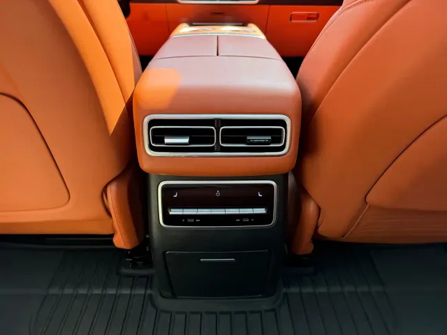 Li Auto L7 — Фото автомобиля 21
