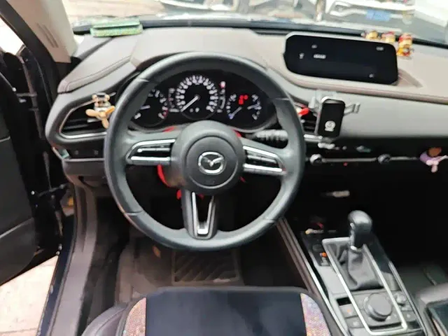 Mazda CX-30 — Фото автомобиля 2