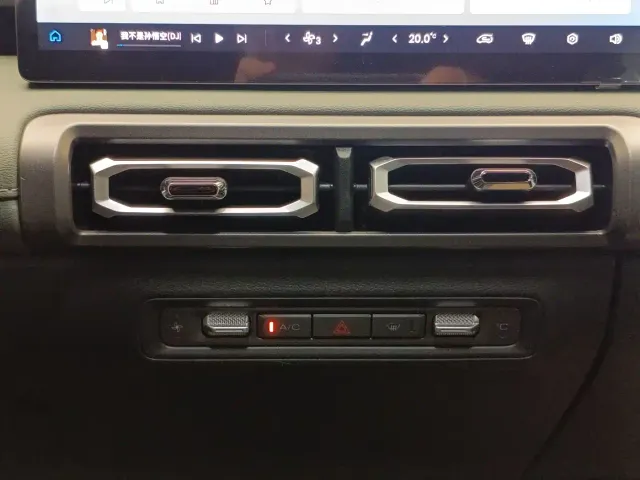 Baojun Yep Plus — Фото автомобиля 17