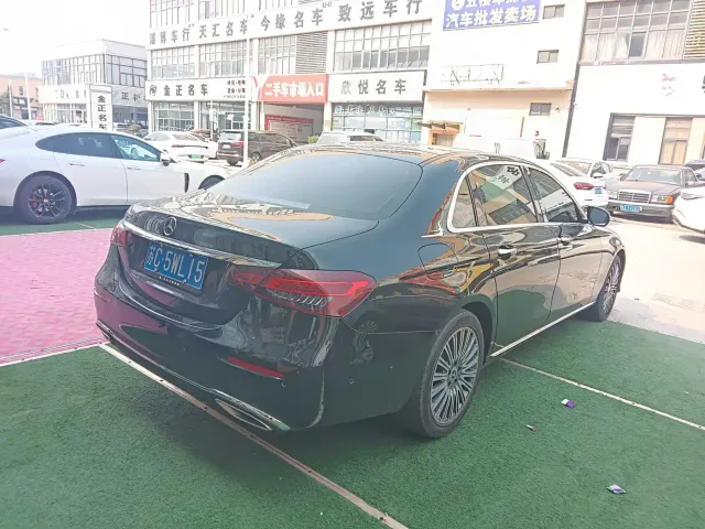 Mercedes-Benz E-Class — Фото автомобиля 8
