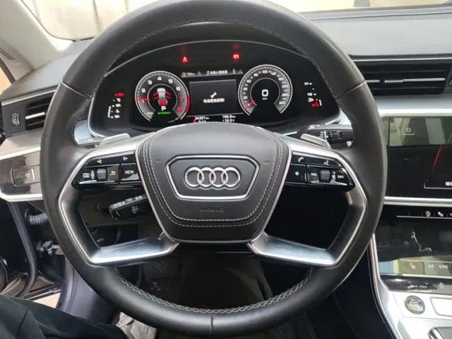 Audi A7L — Фото автомобиля 10