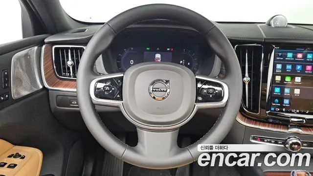 Вольво XC60 — Фото автомобиля 3