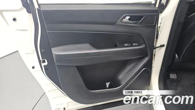 KG_Mobility_Ssangyong Rexton Новый Rexton Sport Khan Дизель 2.2 4WD — Фото автомобиля 25