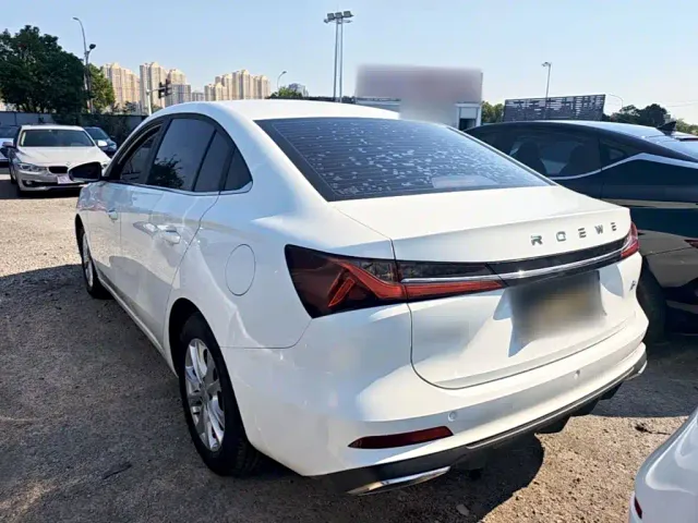 Roewe i5 — Фото автомобиля 4