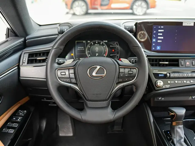 Lexus ES — Фото автомобиля 21