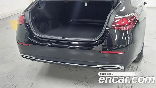 Mercedes-Benz E-Class W214 — Фото автомобиля 11