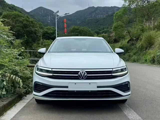 Volkswagen Bora — Фото автомобиля 2