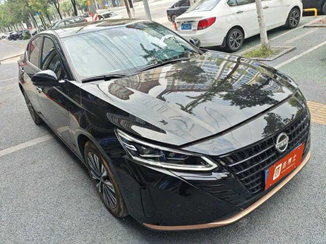 Nissan Teana — Фото автомобиля 3