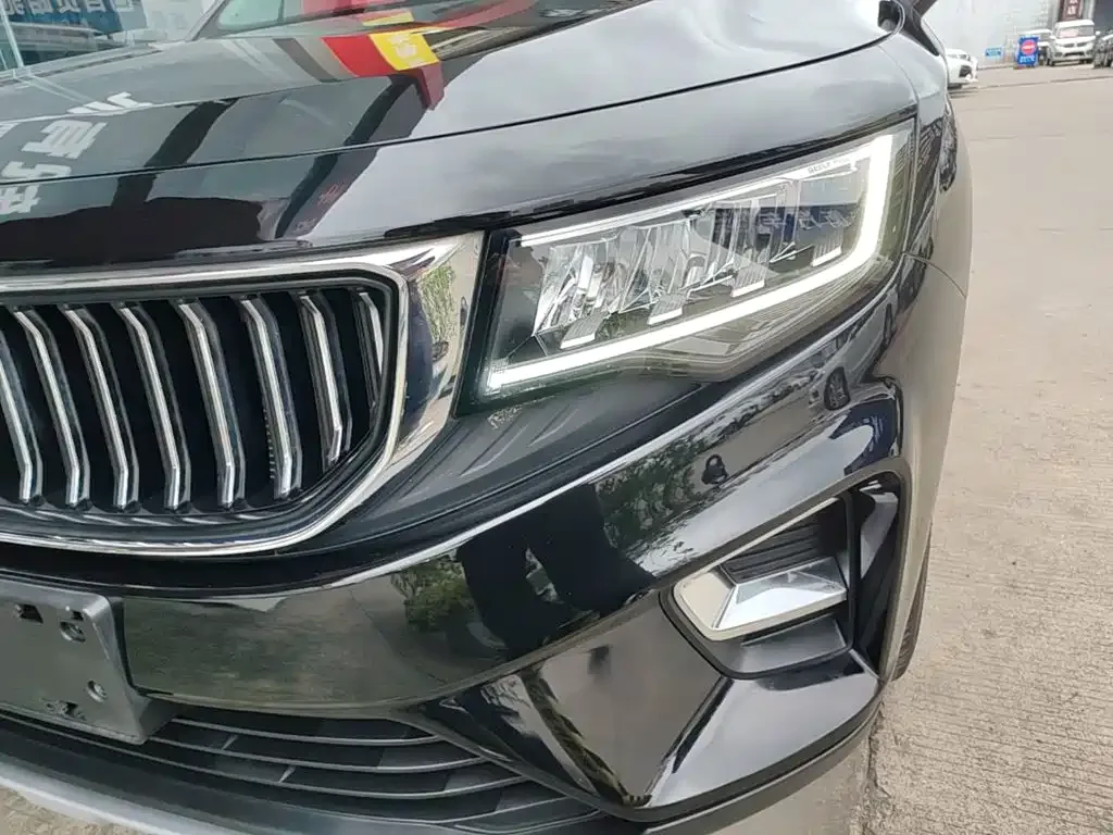 Geely Haoyue 2022 1.8TD Automatic Premium 7-Seater — Фото автомобиля 23