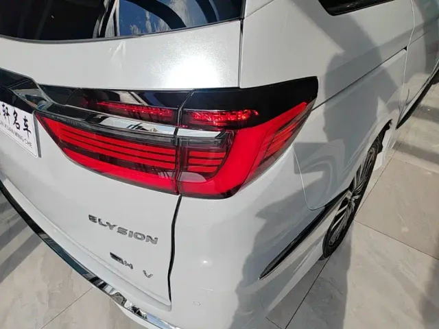 Honda Elysion — Фото автомобиля 7