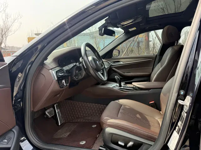 BMW 5 Series — Фото автомобиля 9