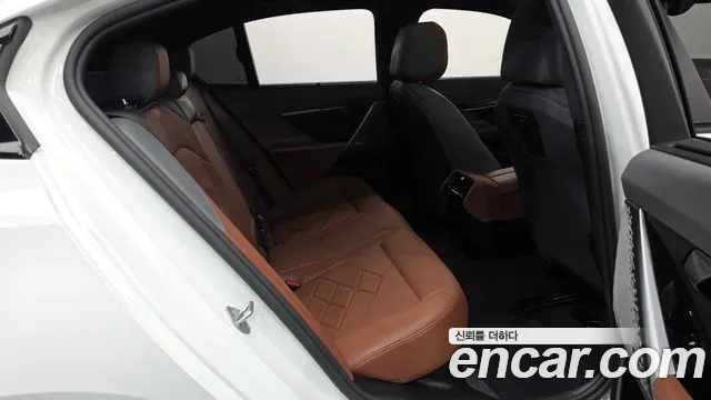 BMW 5-Series 5 серия (G60) 530i xDrive M Sport — Фото автомобиля 11