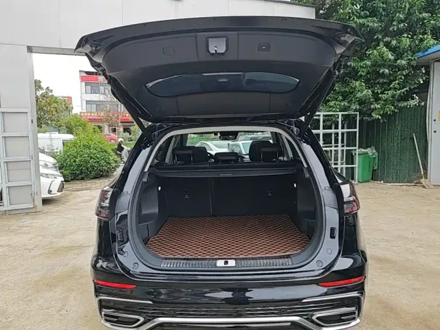 Hongqi HS5 — Фото автомобиля 18