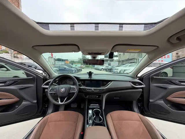 Buick Regal — Фото автомобиля 10