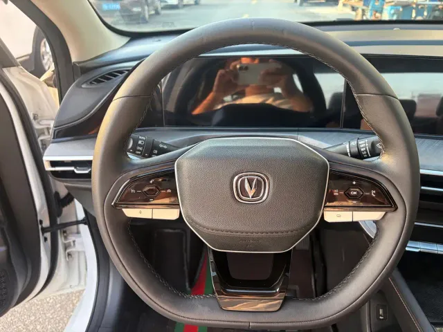 Changan Eado — Фото автомобиля 12