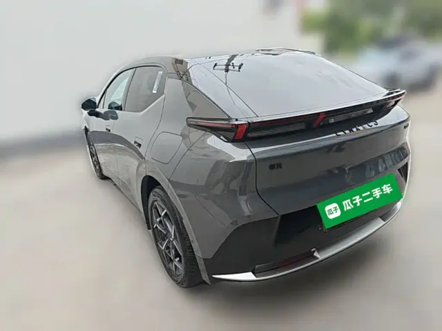 Lynk & Co Z20 — Фото автомобиля 6