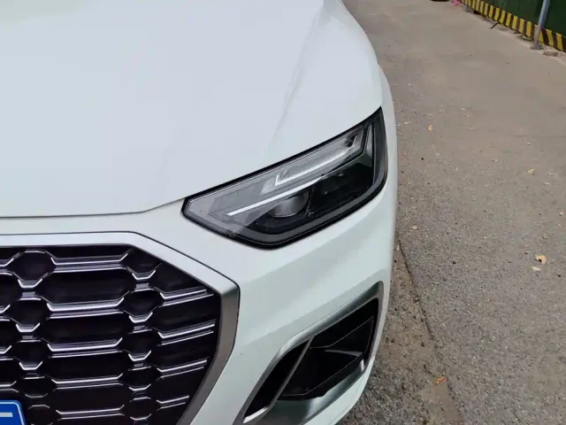 Audi Q5L — Фото автомобиля 5