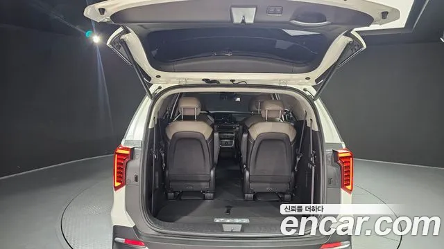 Kia Carnival Generation 4 — Фото автомобиля 20