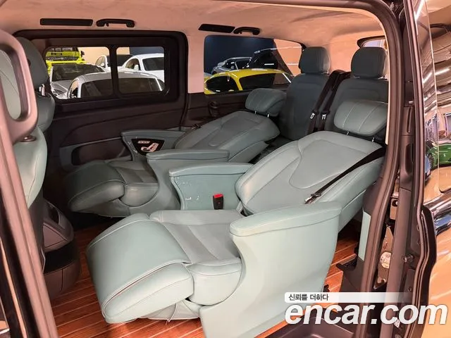 Mercedes-Benz V-Class — Фото автомобиля 12