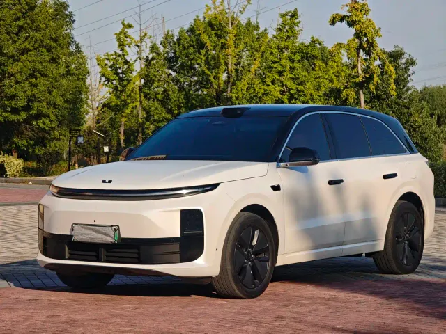 Li Auto L6 — Фото автомобиля 2