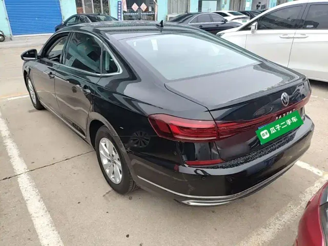 Volkswagen Passat — Фото автомобиля 4