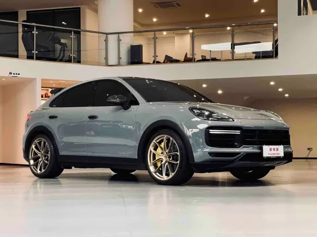 Porsche Cayenne — Фото автомобиля 12