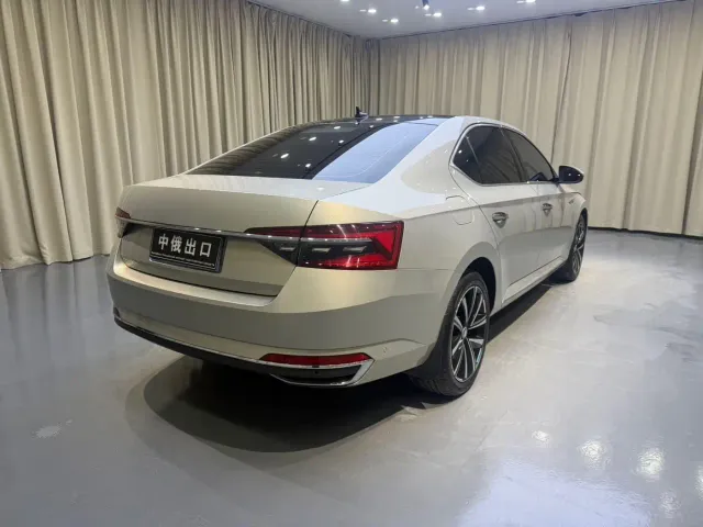 Skoda Superb — Фото автомобиля 6