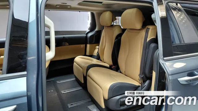 Kia Carnival Generation 4 — Фото автомобиля 18
