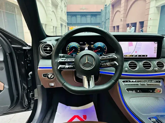 Mercedes-Benz E-Class — Фото автомобиля 14