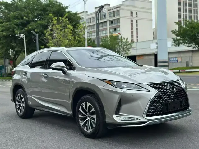 Lexus RX — Фото автомобиля 3
